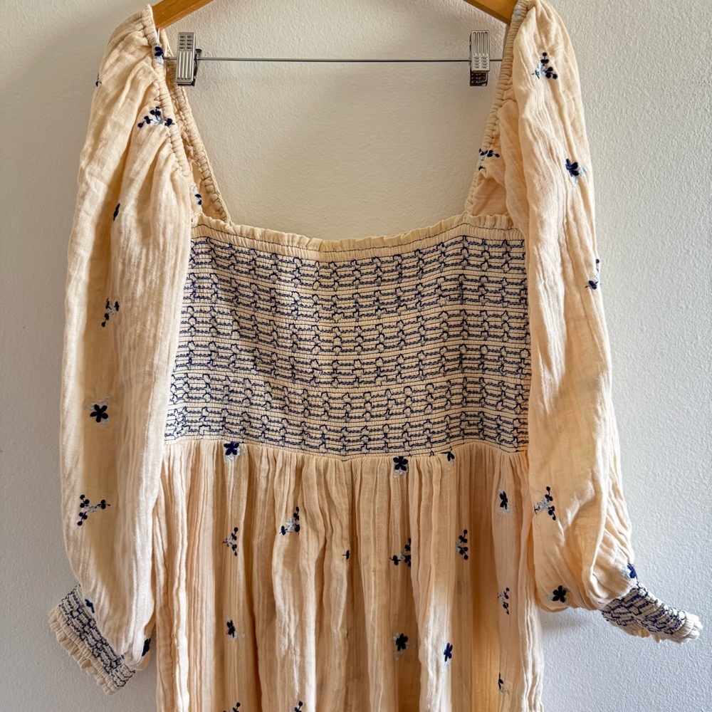 Free People Dahlia Cream Blue Smocked Embroidered Jumpsuit size XL - Picture 7 of 16